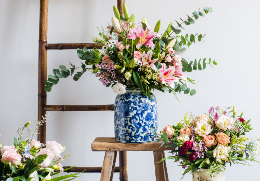 How does the katong flower shop express its creativity in flower arrangements?
