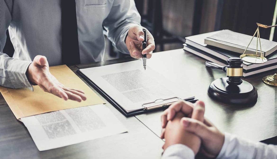 How Does a Truck Accident Lawyer Respond?