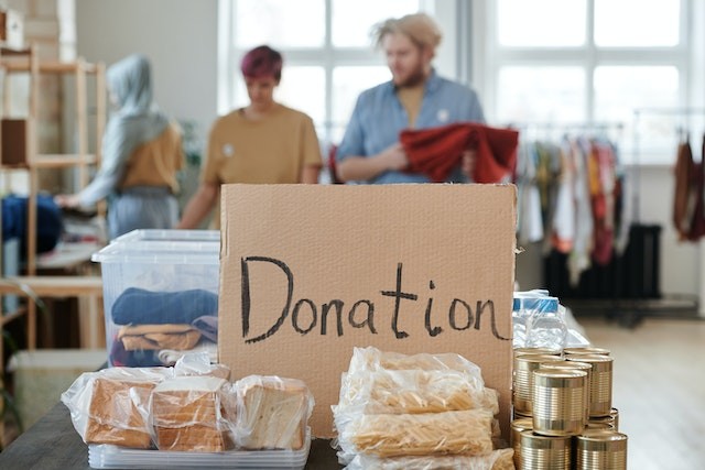 The Benefits of Charity Programs for Donors and Recipients