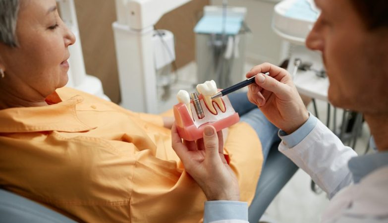 How Private Dentists Manage Tooth Sensitivity Through Targeted Desensitising Protocols and Advanced Materials