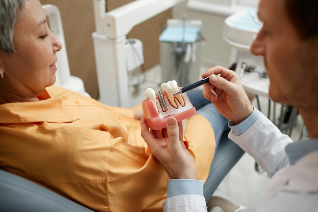 How Private Dentists Manage Tooth Sensitivity Through Targeted Desensitising Protocols and Advanced Materials